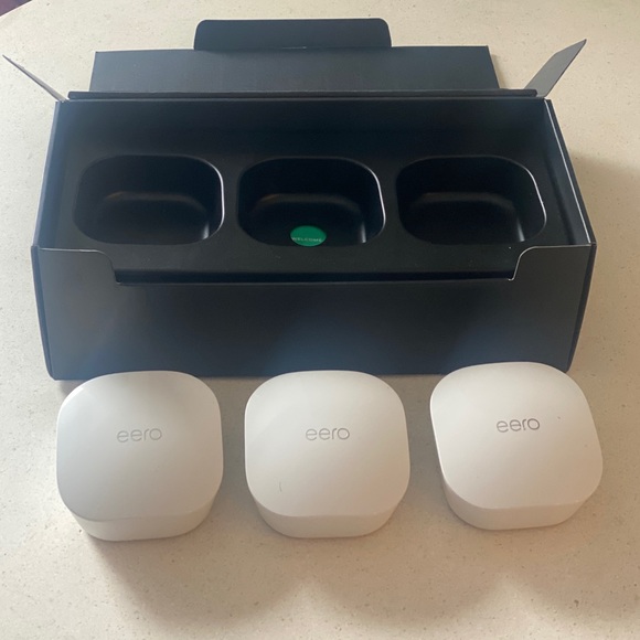 eero - AC Dual-Band Mesh Wi-Fi System (3-pack) - NEVER USED - Picture 4 of 9